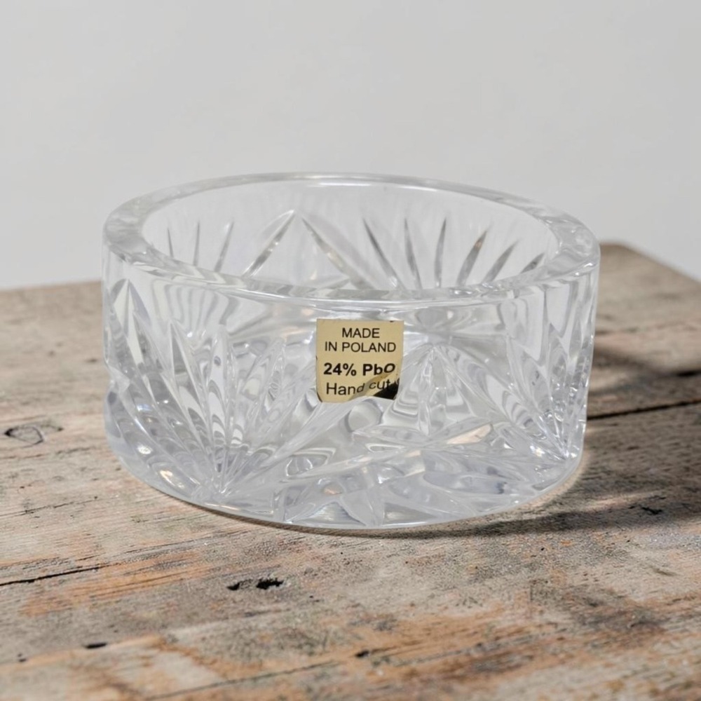 Vintage Poland 24% PbO Lead Crystal Hand Cut Pinwheel Star Round Bowl Dish 5in